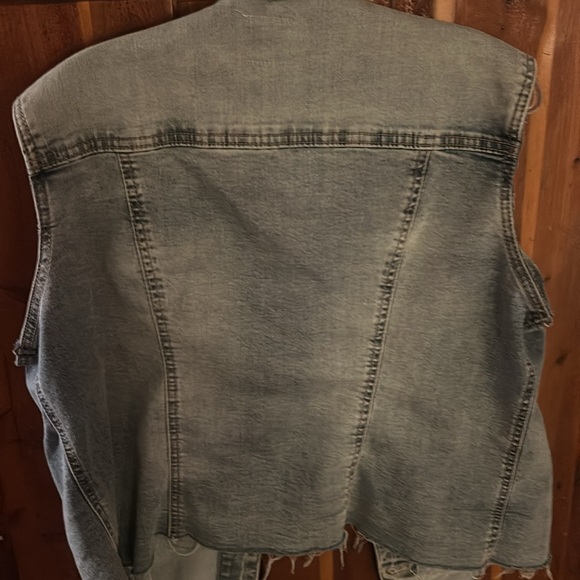 Ladies Distressed Denim Vest - Picture 7 of 7